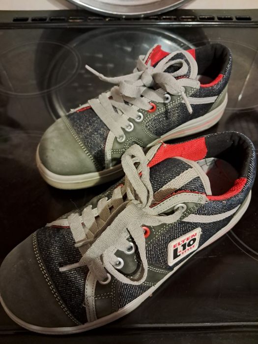 Ботинки женские лакированные.