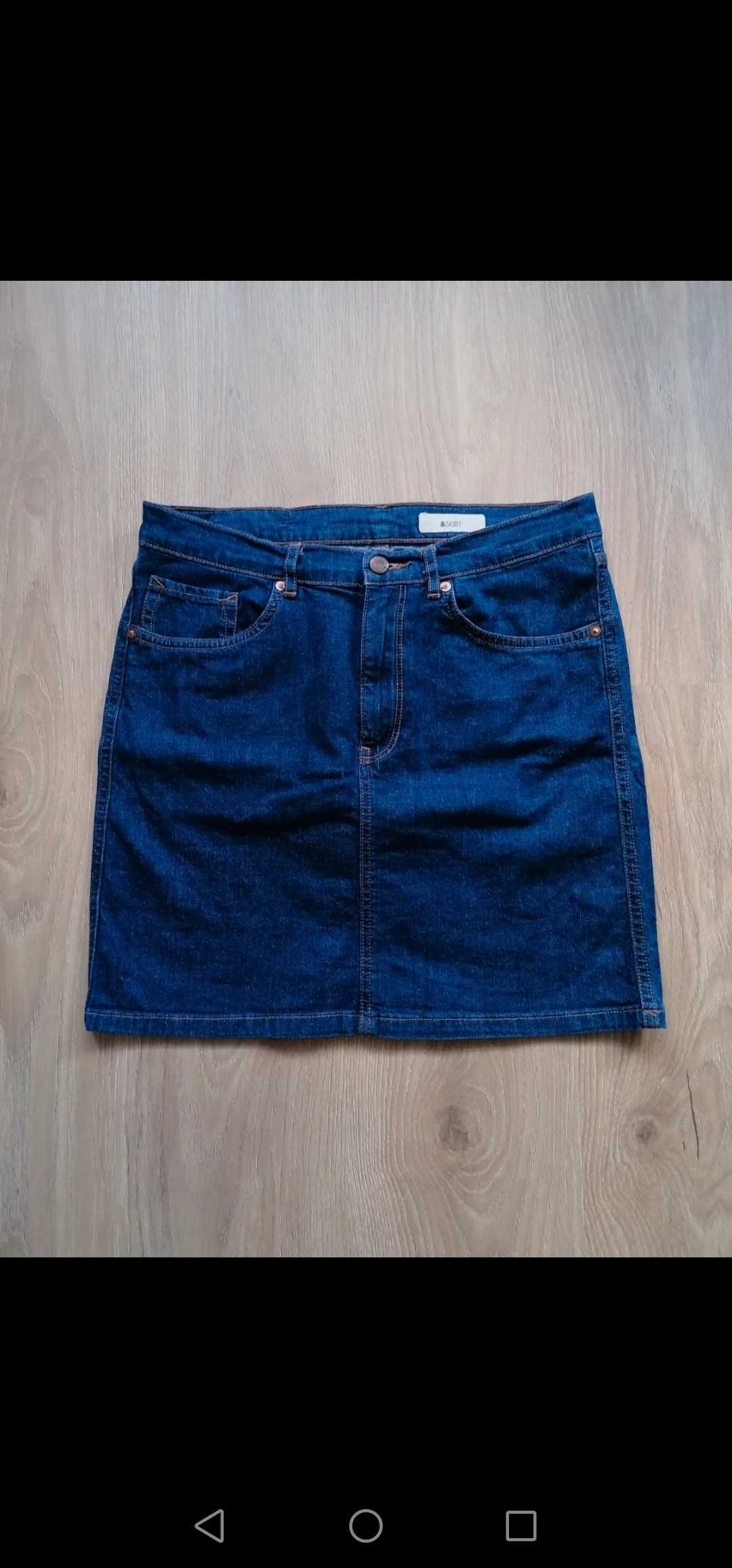 Krótka jeansowa spódnica mini