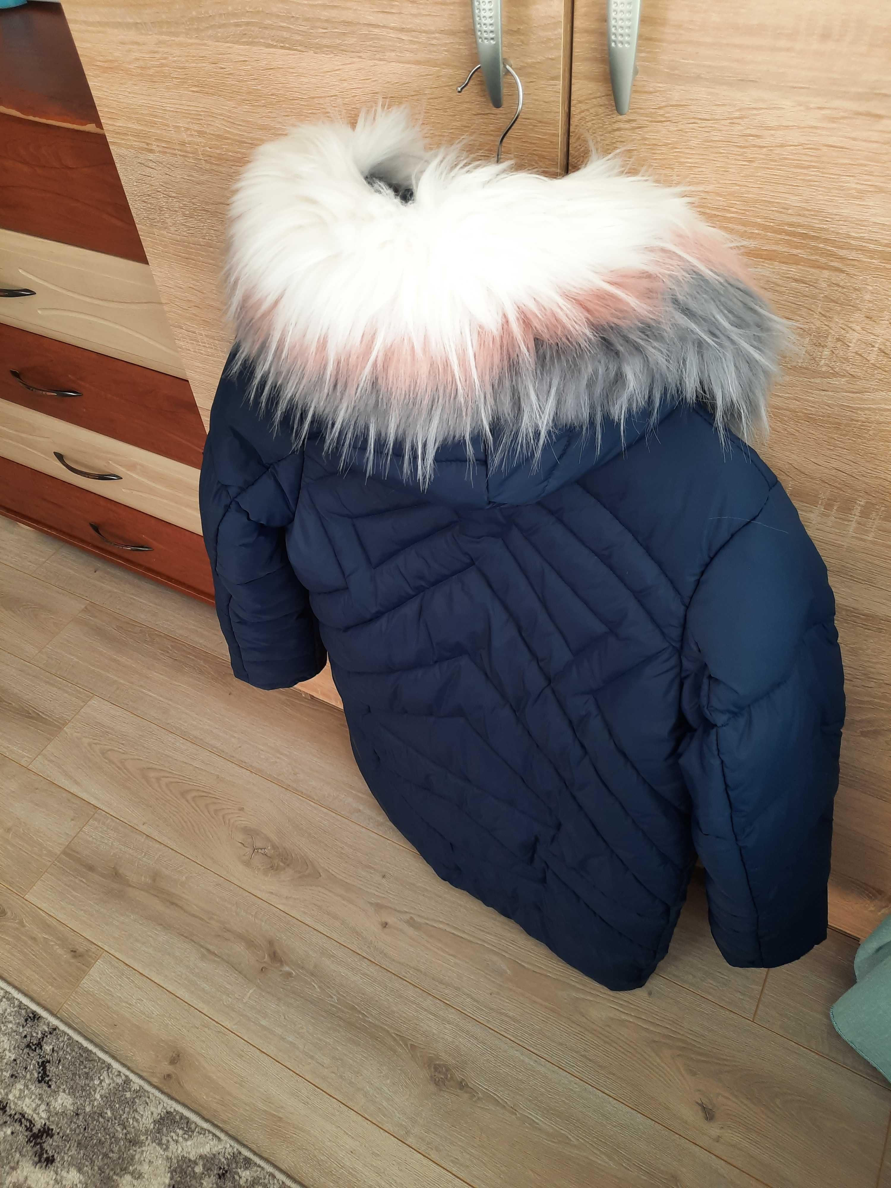 Продам зимову жіночу куртку 42 розміру