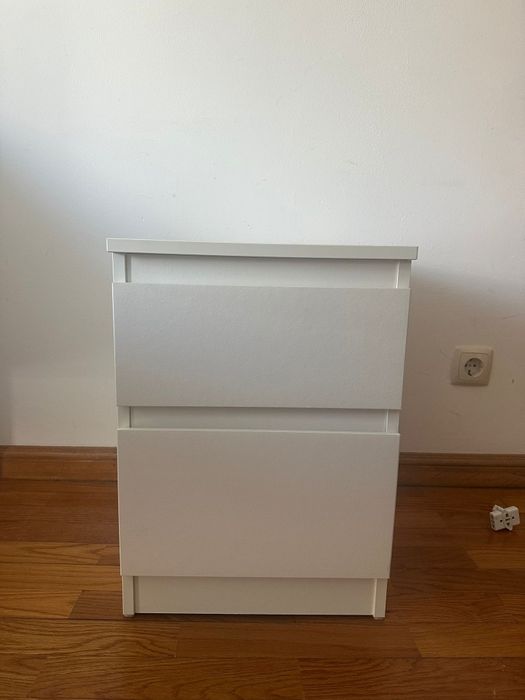 Vendo conjunto Cama + colchão + mesinha cabeceira