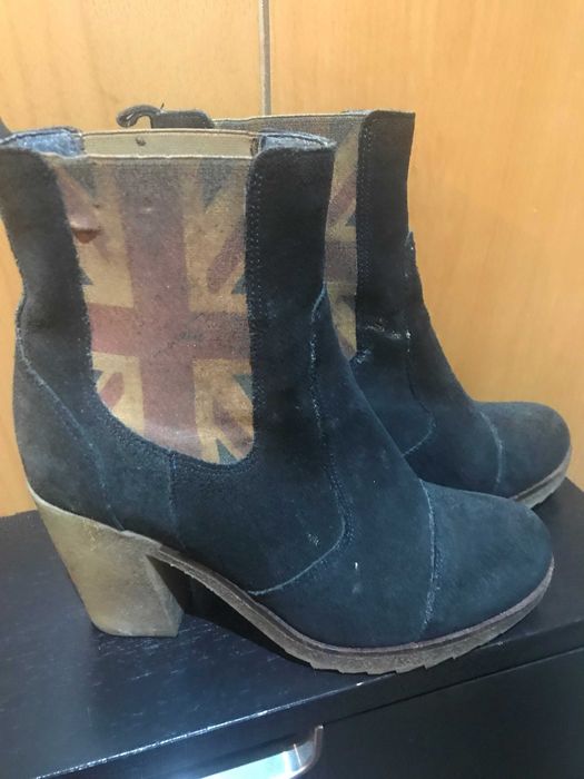 Vendo Sapatos/Botas multimarcas Nº38/39 (TOMMY; CalvinKlein, etc)