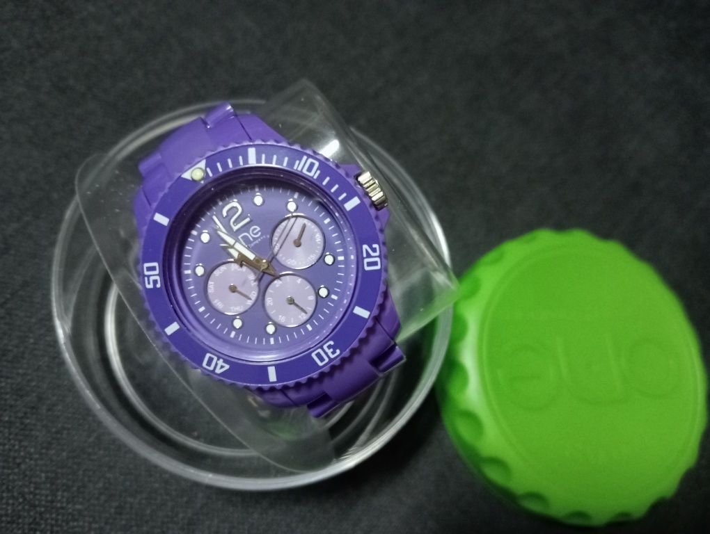 Relógio One lilás