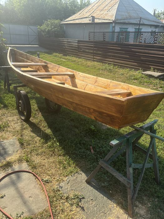 Продам човен