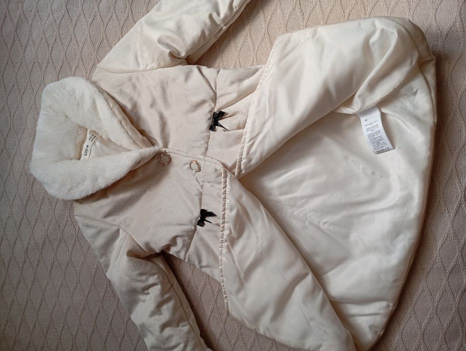 Elegancki NOWY śmietankowy płaszczyk 6L ocieplany z futerkiem