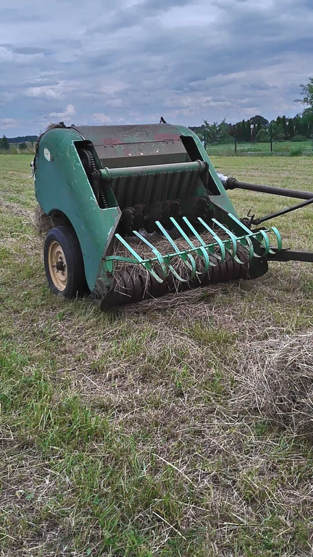 Prasa kostkująca John Deere niskiego zgniotu do mini traktorka