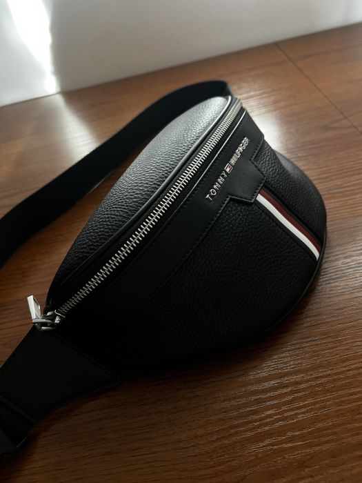 Сумка бананка Tommy Hilfiger