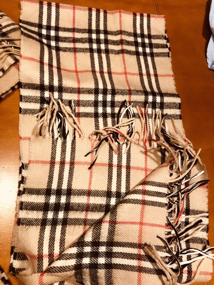Szalik jak krata Burberry