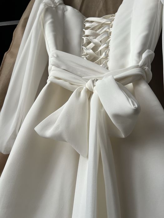 Продам весільньу сукнню