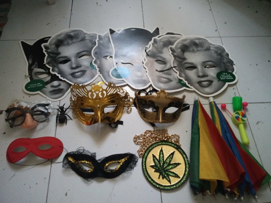 Máscaras de Veneza e adereços de Carnaval