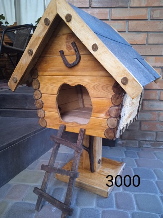 Будиночок для улюблених тваринок, з утепленням підлоги та даху.