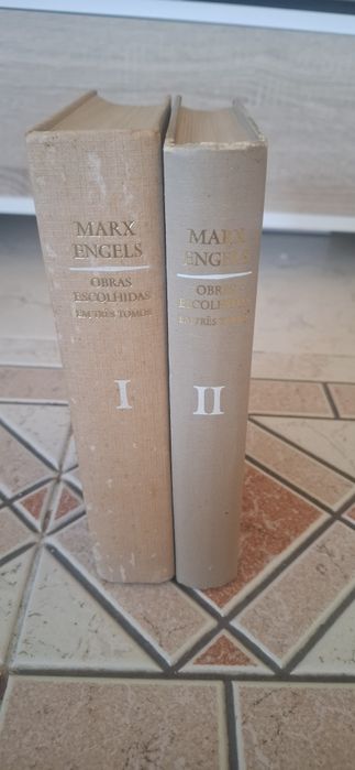 2 livros de obras escolhidas de Marx Engels
