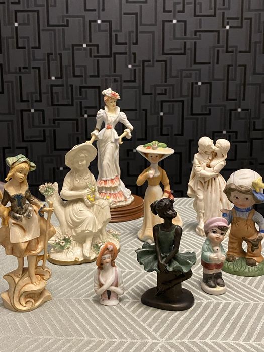 Статуэтка. Бисквитный фарфор. Италия. Винтаж