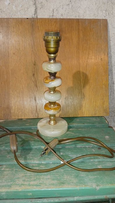 Stara lampa z onyxu