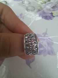 Srebrny oksydiwany pierścionek Apart