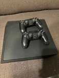 Sony PlayStation 4 PRO 1 TB + dwa pada, pudełko