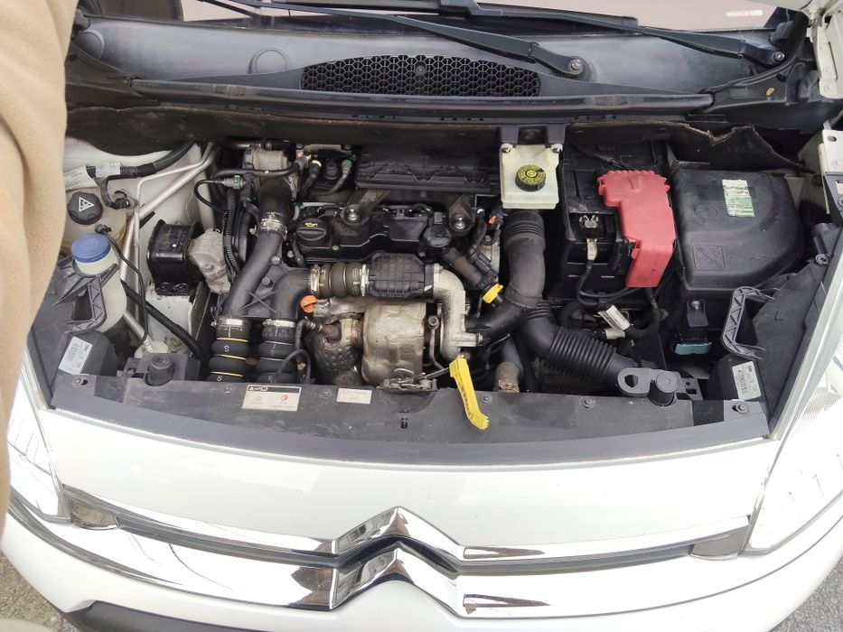 Citroën Berlingo de 2013  muito impecável revisão feita..1.6 HDI 90 cv