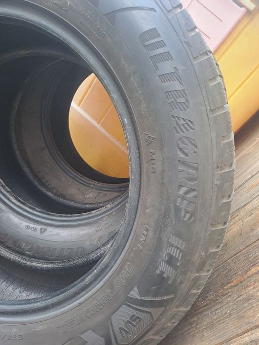 Opony zimowe 235/65/17