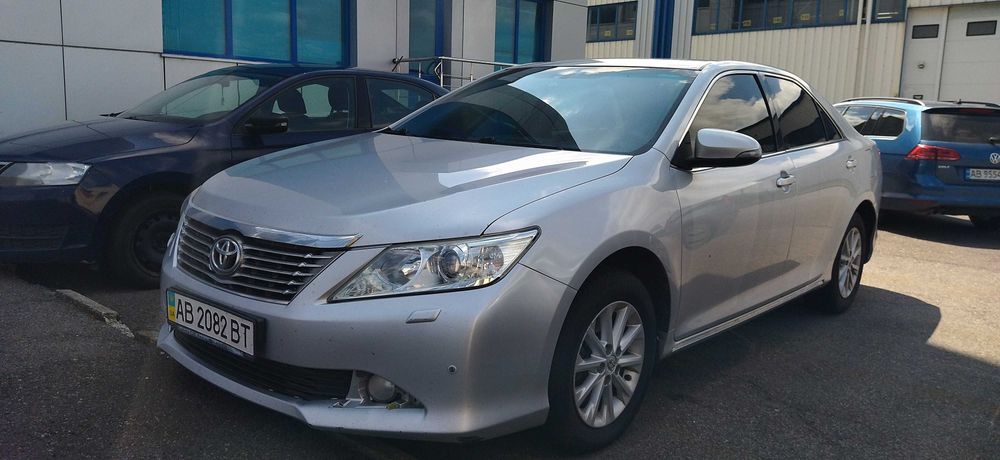 Компанія розпродує авто