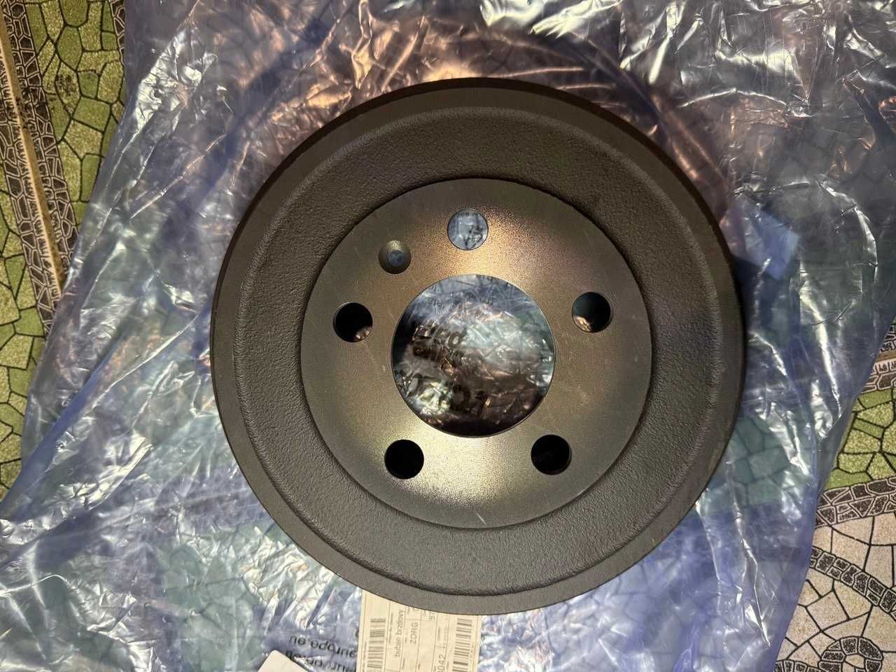 Барабан гальмівний VAG 6R0609617C Skoda Volkswagen оригінал фарбований