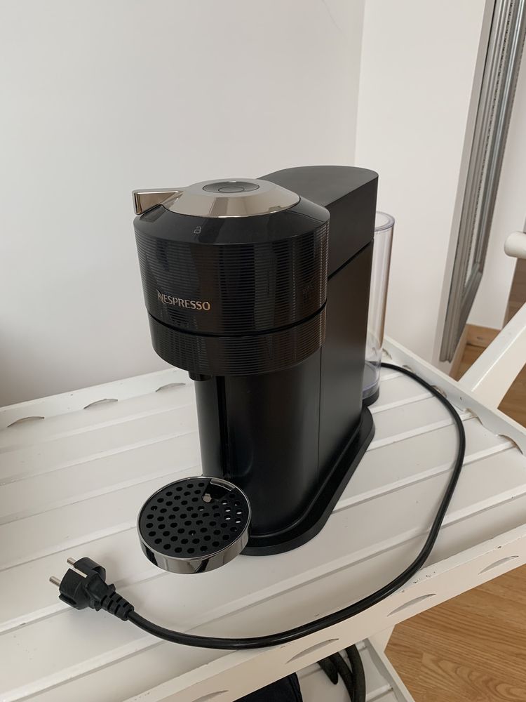 Máquina Nespresso Vertuo Next Premium