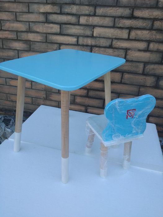 Стіл столик стілець