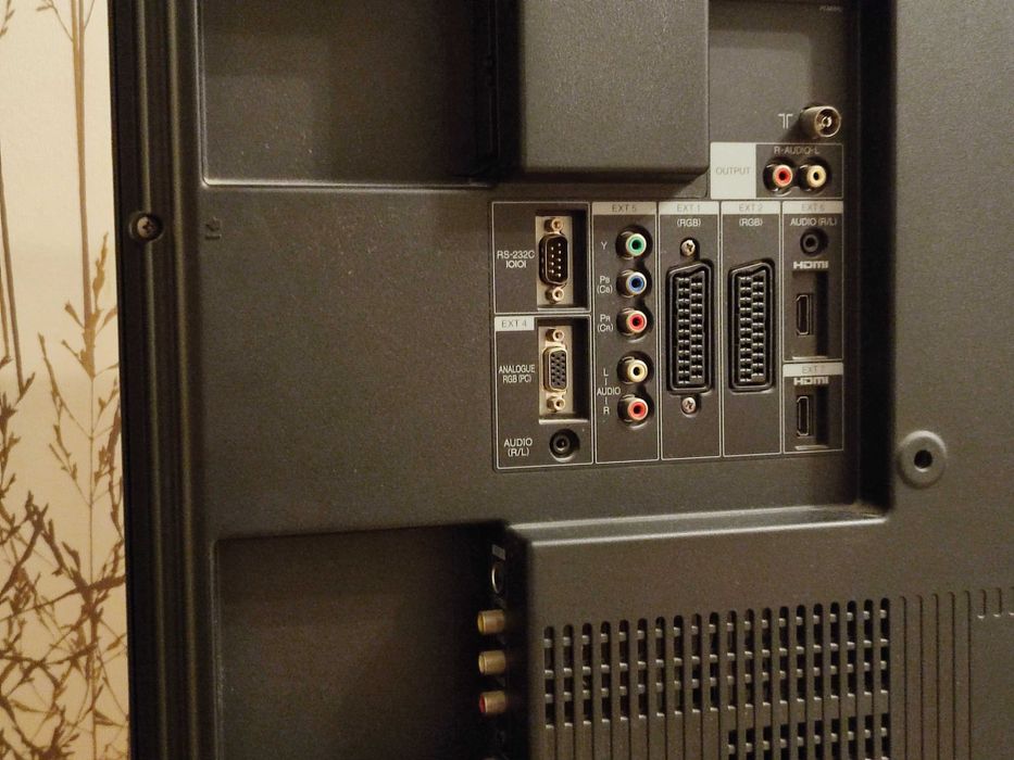 Телевізор 32" Sharp Aquos LC-32RD8E-BK