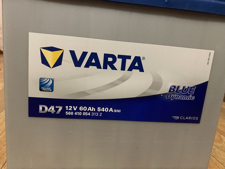 Автомобільний акумулятор Varta Blue Dynamic 60A Eв [-/+] ASIA D47 540