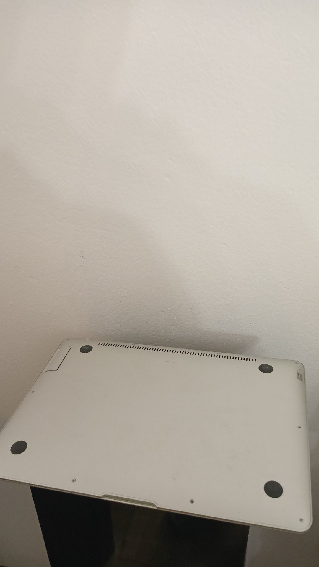 MacBook 13.3 Intel core i5 128gb