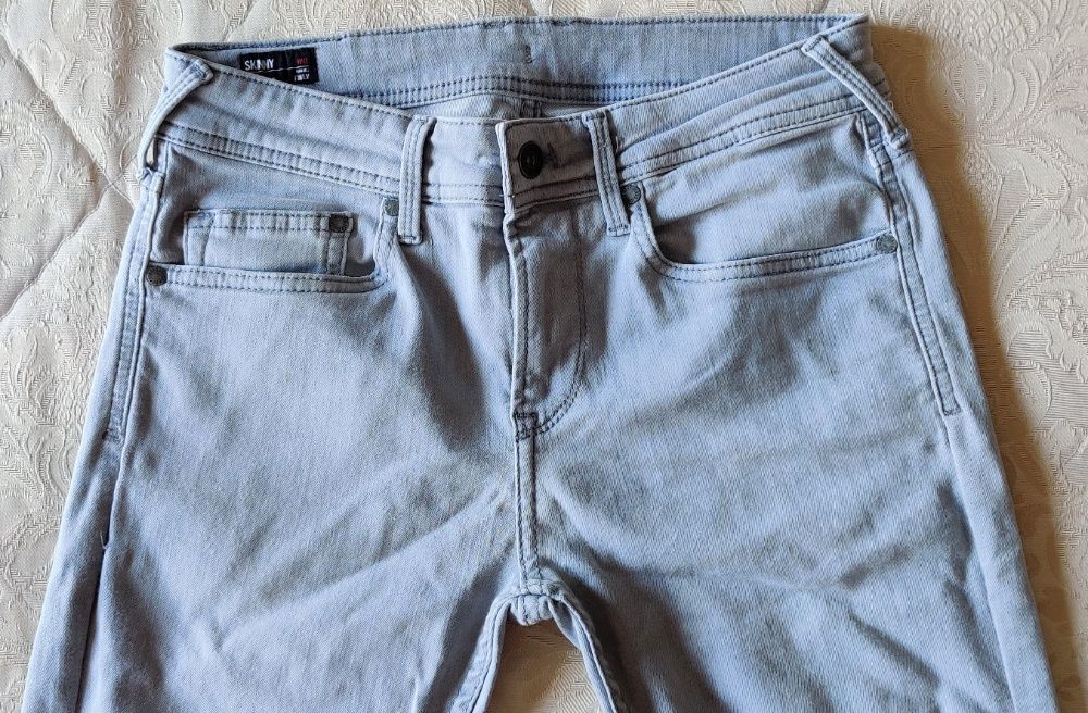 Jeans de rapaz marca Pepe Jeans