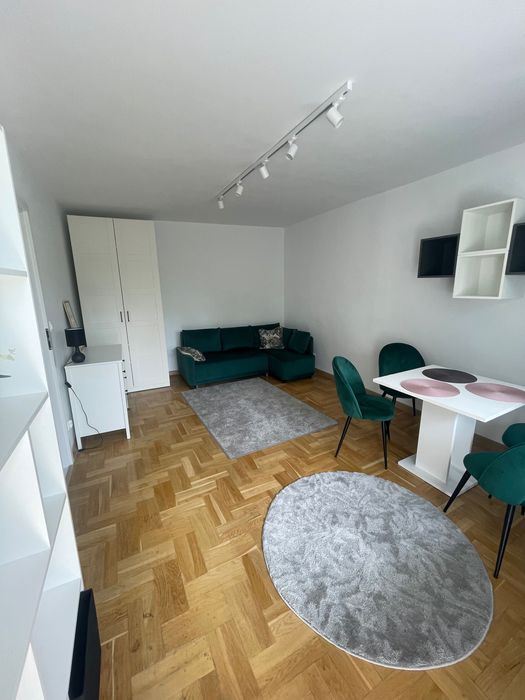 Rezerwacja pokój wynajmę k/Nowosądeckiej 3 minuty od tramwaju, balkon