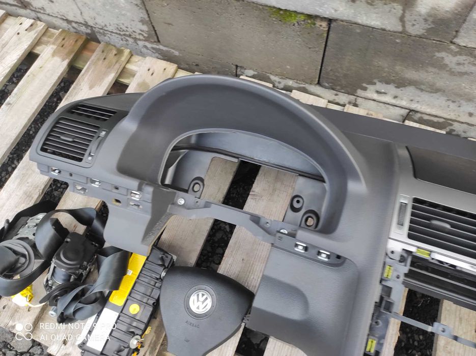 VW Touran deska rozdzielcza konsola pasy poduszki Europa oryginal