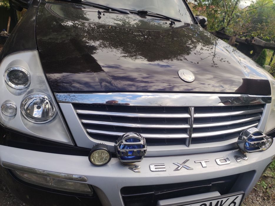 Решітка решотка гриль радіатора ssangyong rexton 1 ,2 рекстон сангйонг