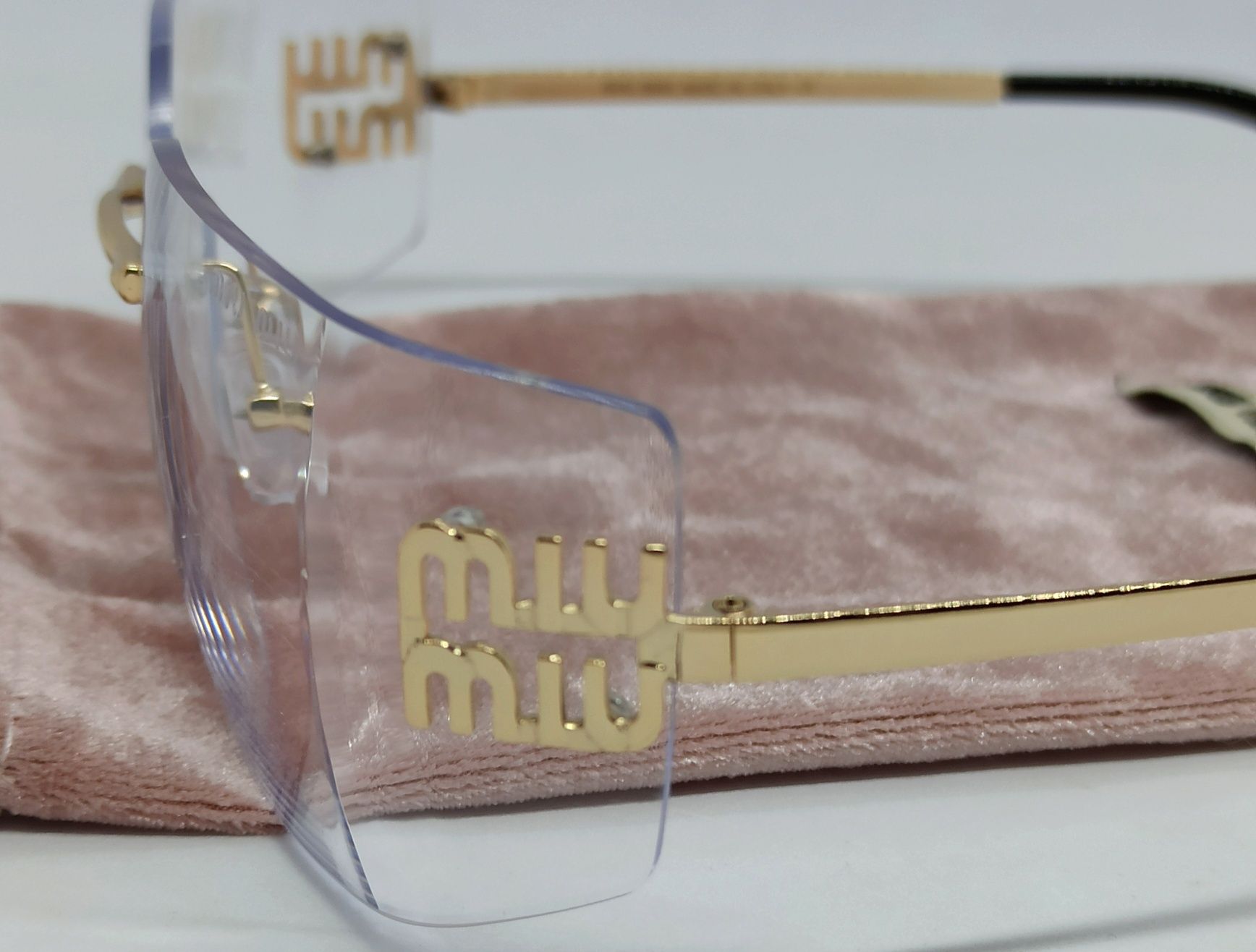 Miu Miu очки имиджевые женские модные с золотым логотипом дужки металл