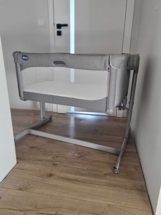 Chicco dostawka łóżeczko next to me magic z funkcją kołyski