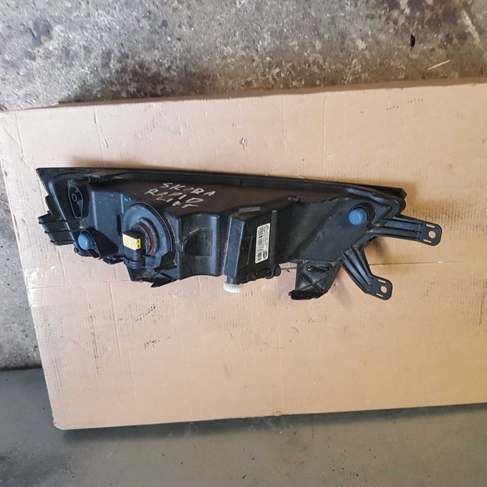 halogen Skoda Rapid 5JA 15-