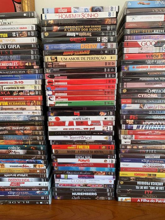 LOTE DVDs FAMOSOS NOVOS 147 2€ cada ou 50 cent Lote Inteiro