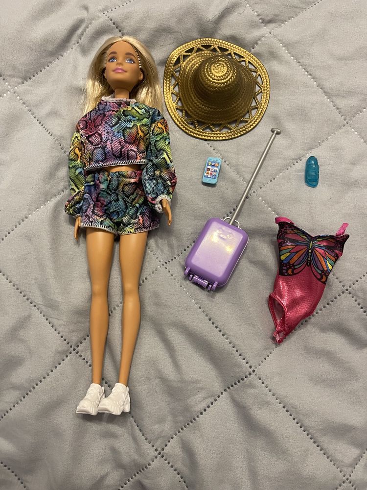Barbie na wakacjach z akcesoriami