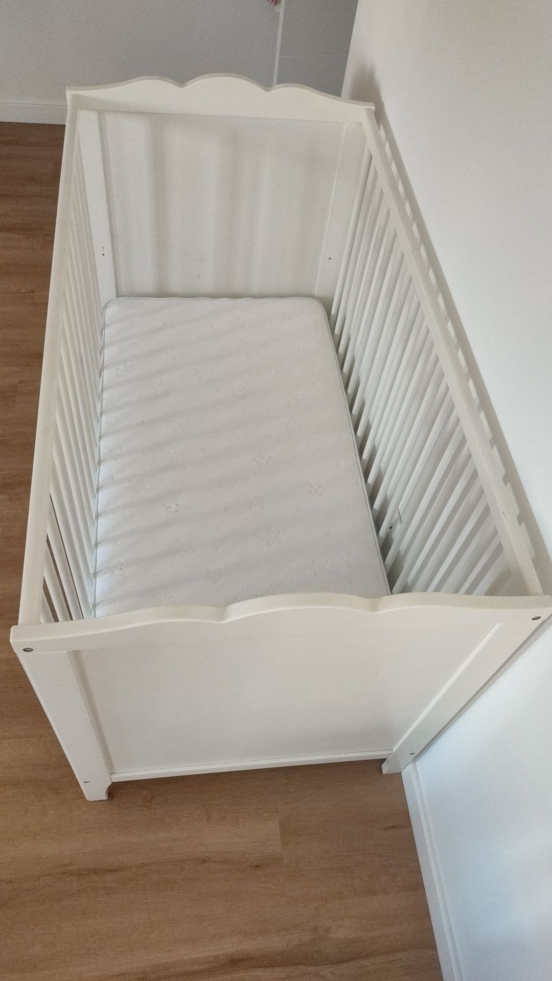 Berço IKEA tipo SMÅGÖRA e colchão