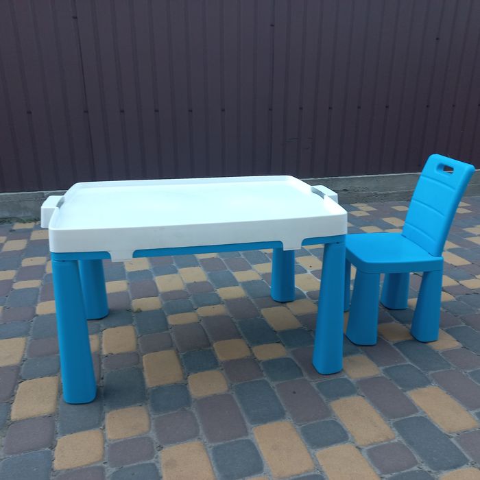 Стіл та стільчик doloni