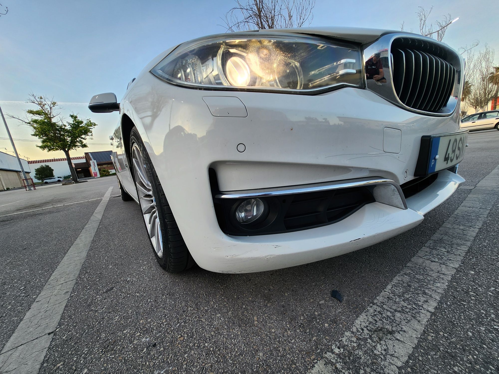 BMW 318 GT 2013 Luxury
