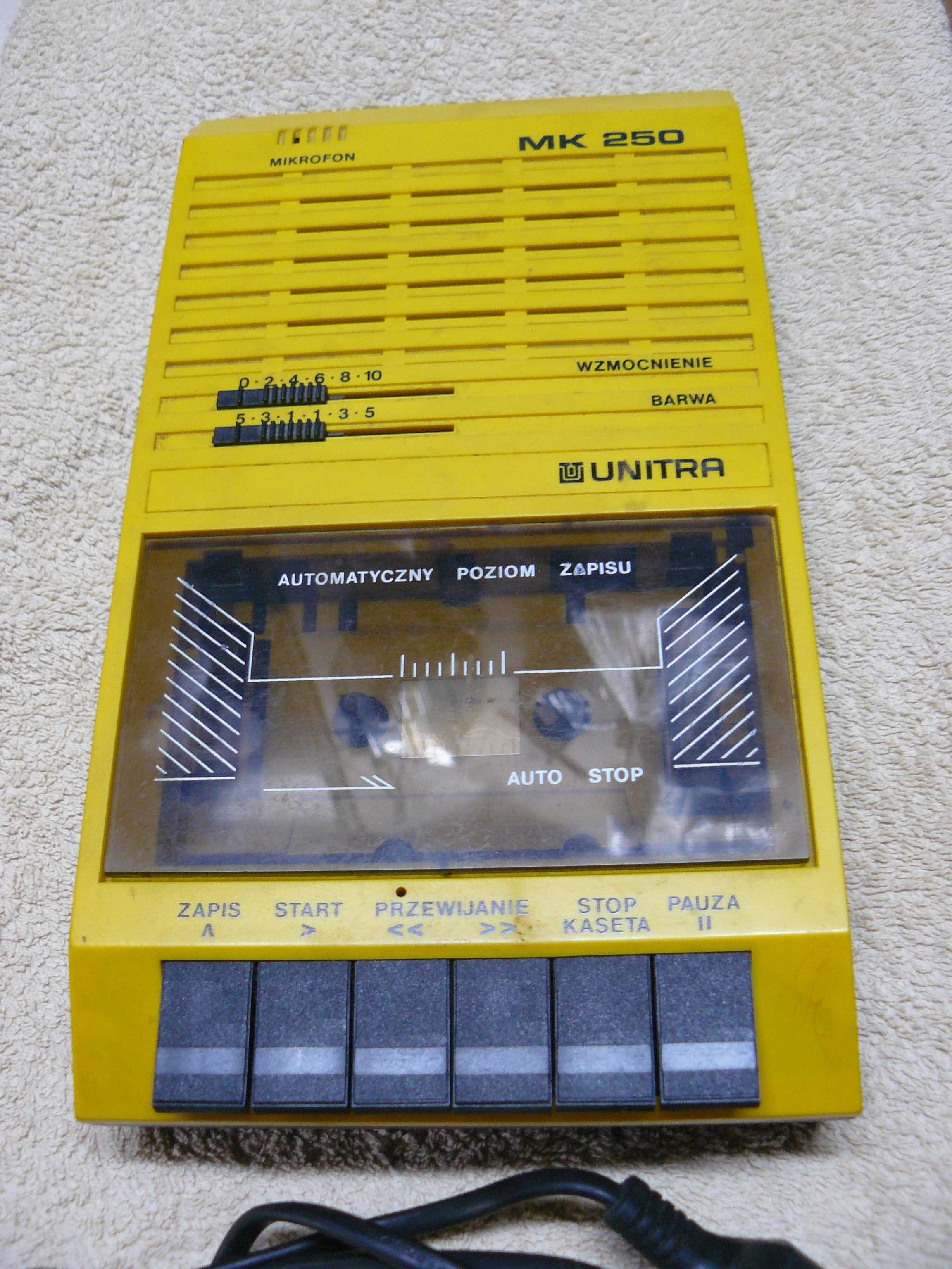 Magnetofon Unitra MK 250 z przewodem i kasetą z PRL-u