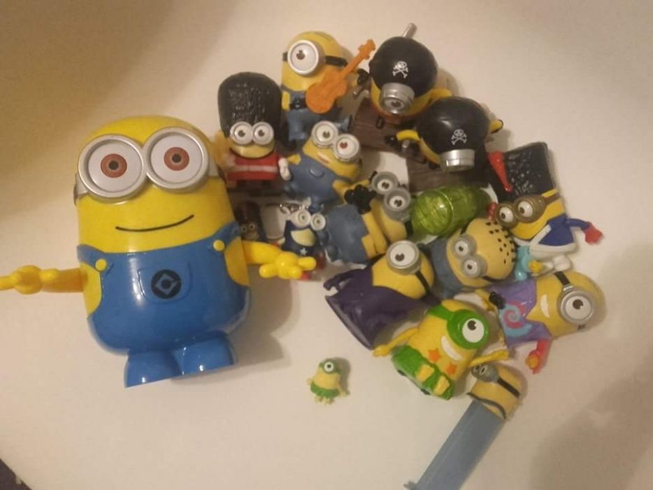 Zestaw 16 sztuk Minionki Mc donald's Lampa skarbonka brelok