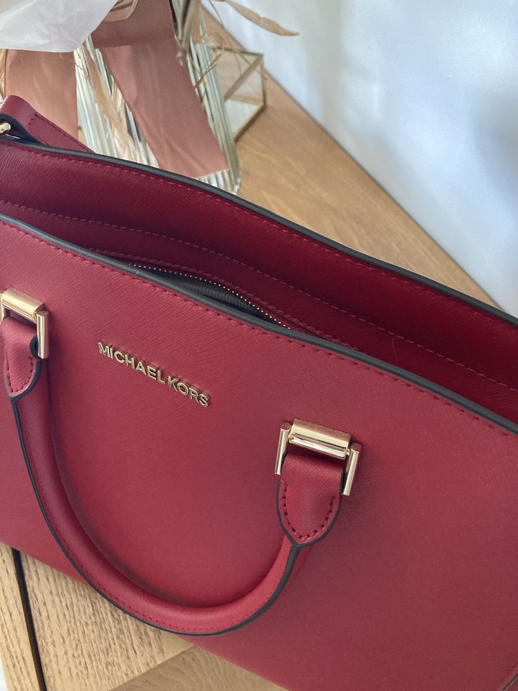 Mala Michael Kors