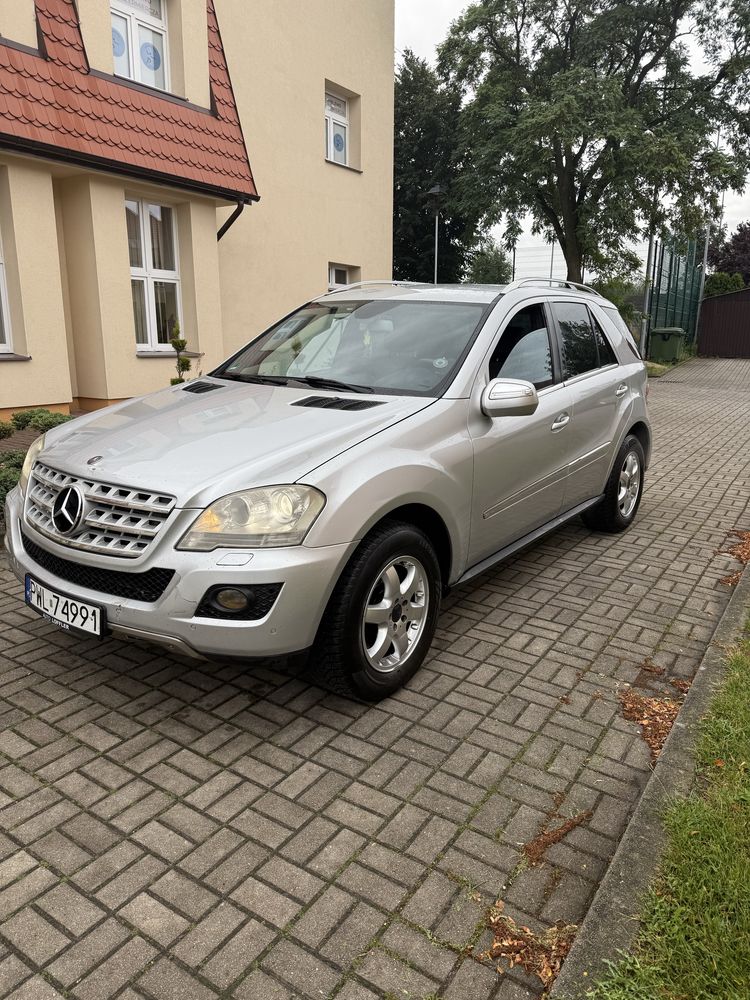 Mercedes ml 3.0 d klima skory xenon navi alusy 2010 r
