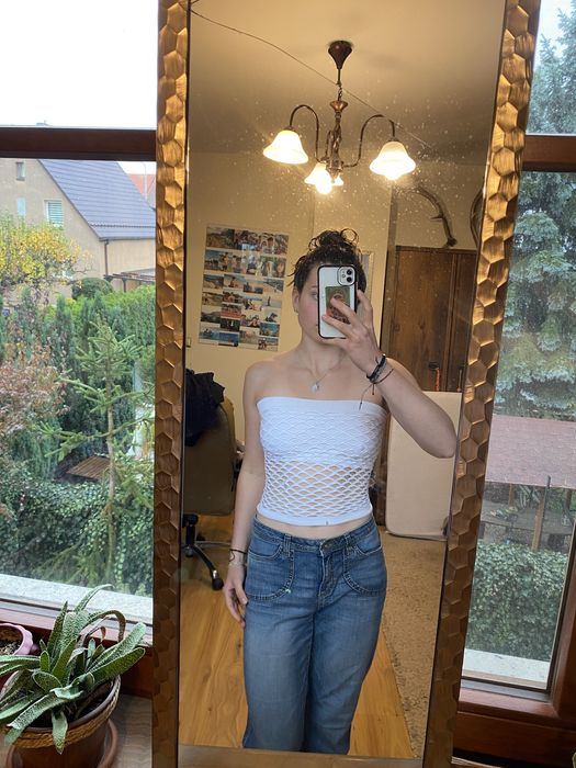 Crop top bialy bez rekawow
