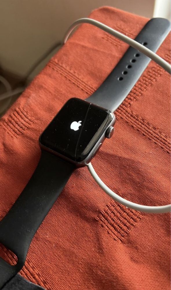 Apple Watch 3 42 mm годинник