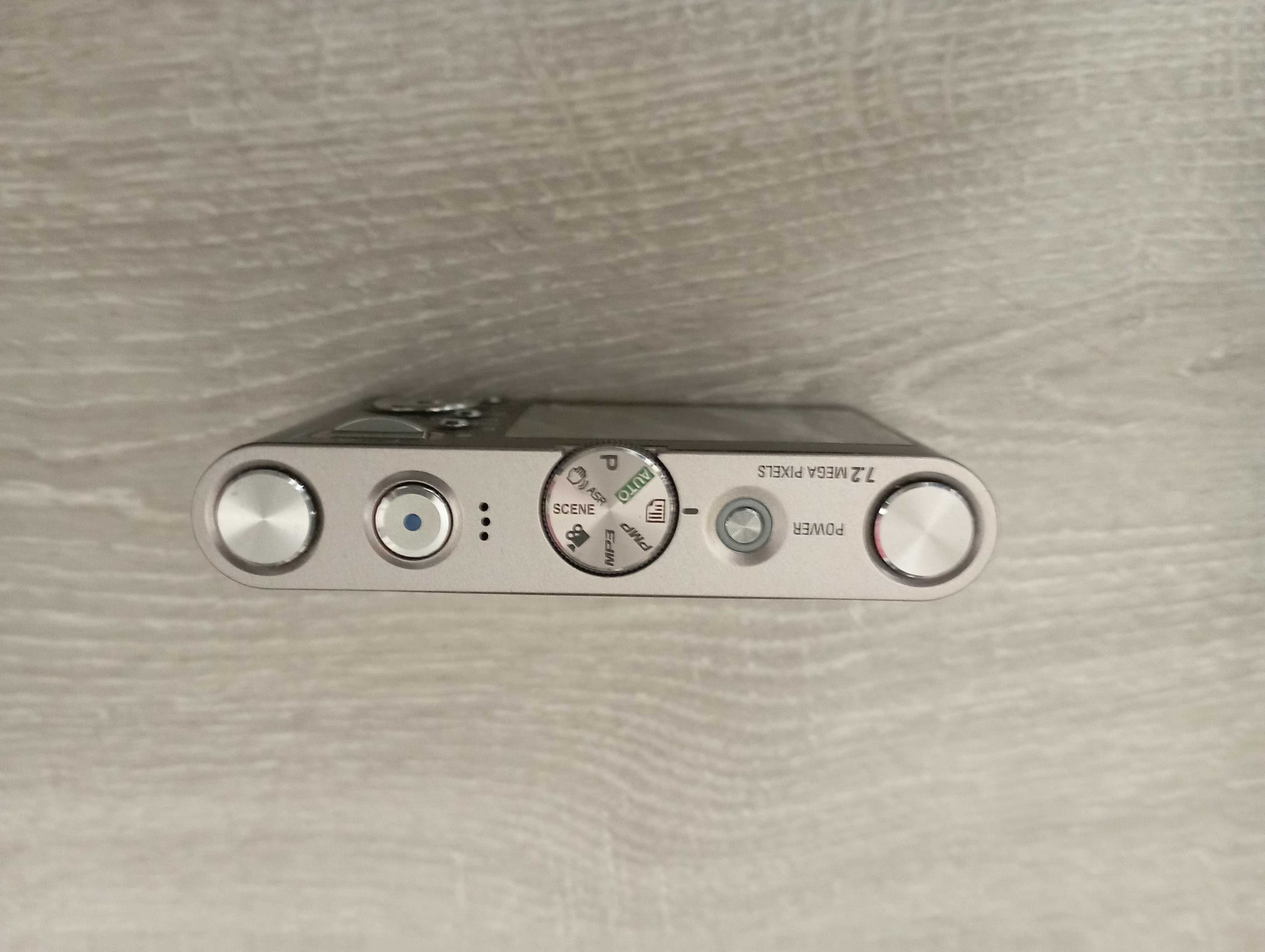 aparat fotograficzny Samsung NV3 z wbudowanym MP3 - uszkodzony