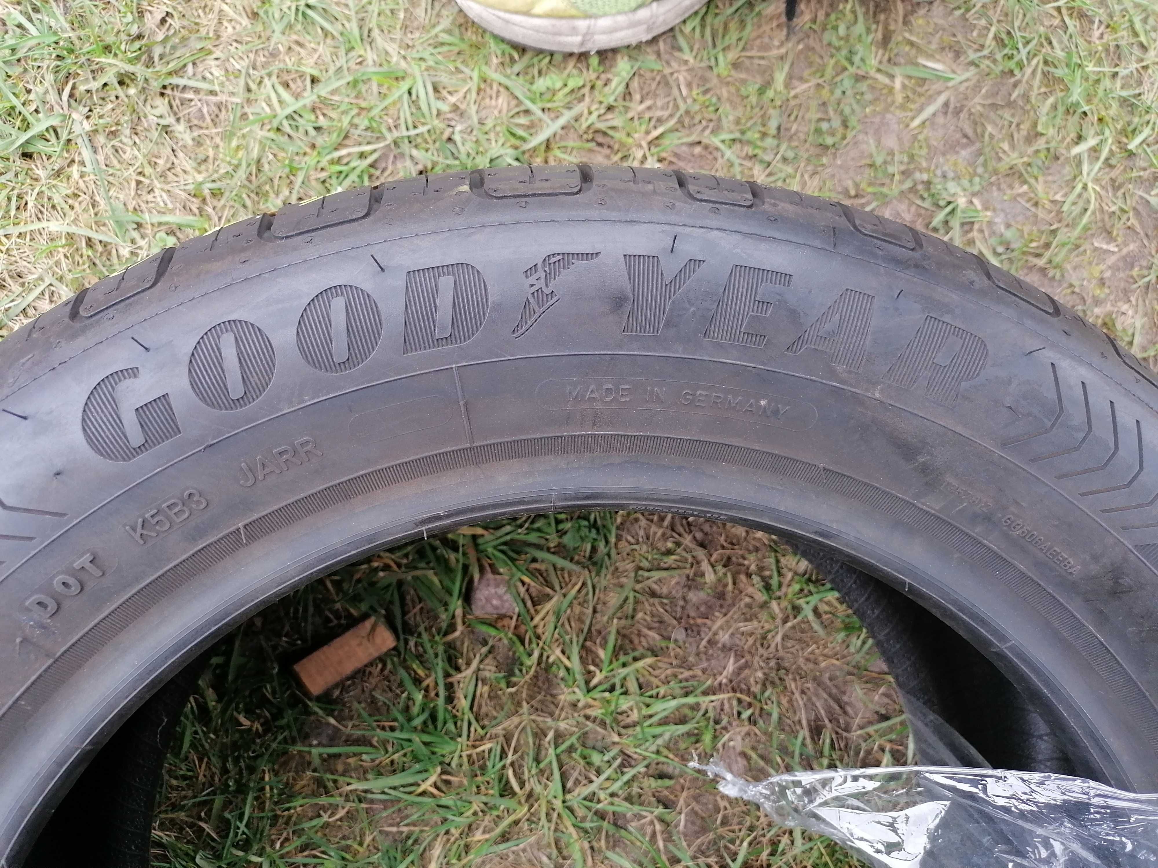 Nr.1120 Goodyear 215/55r17 pojedynka nowa