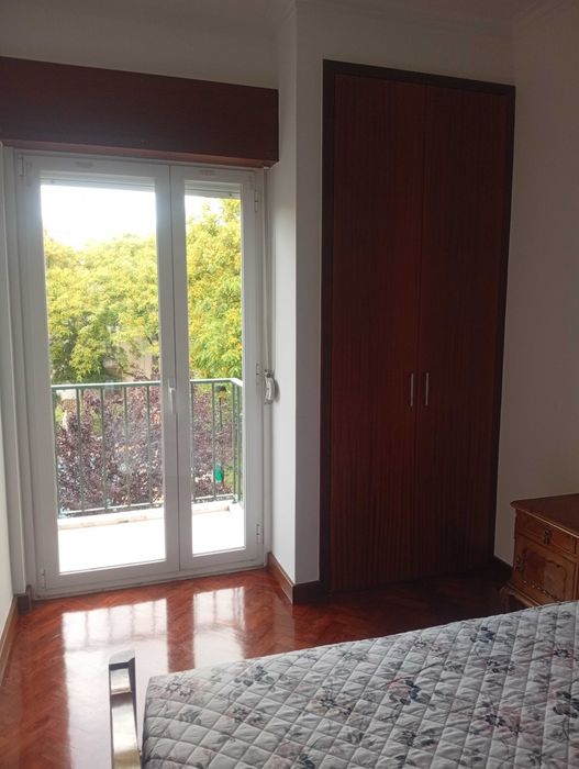 Quarto para arrendamento mensal