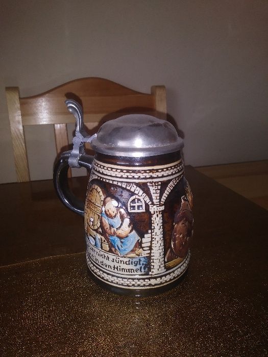 Piekny Stary kufel ceramiczny z Mnichem z Niemiec .